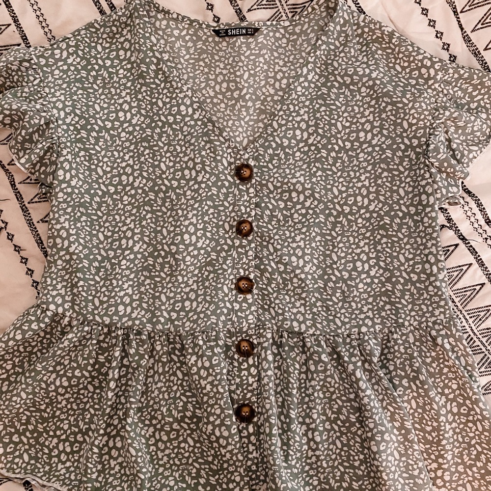 SHEIN button down blouse